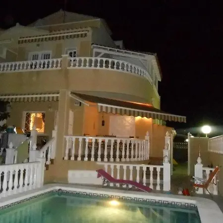 Chalet Con Vista Para Salinas Y Piscina Privada