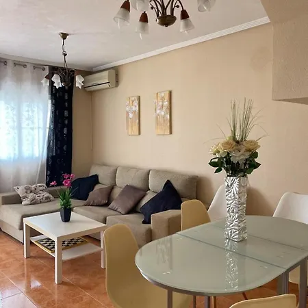 Chalet Con Vista Para Salinas Y Piscina Privada Торевьиа