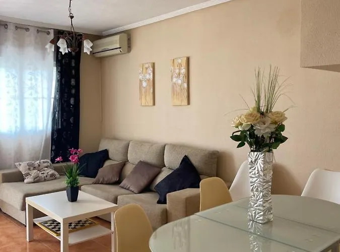 Chalet Con Vista Para Salinas Y Piscina Privada Torrevieja